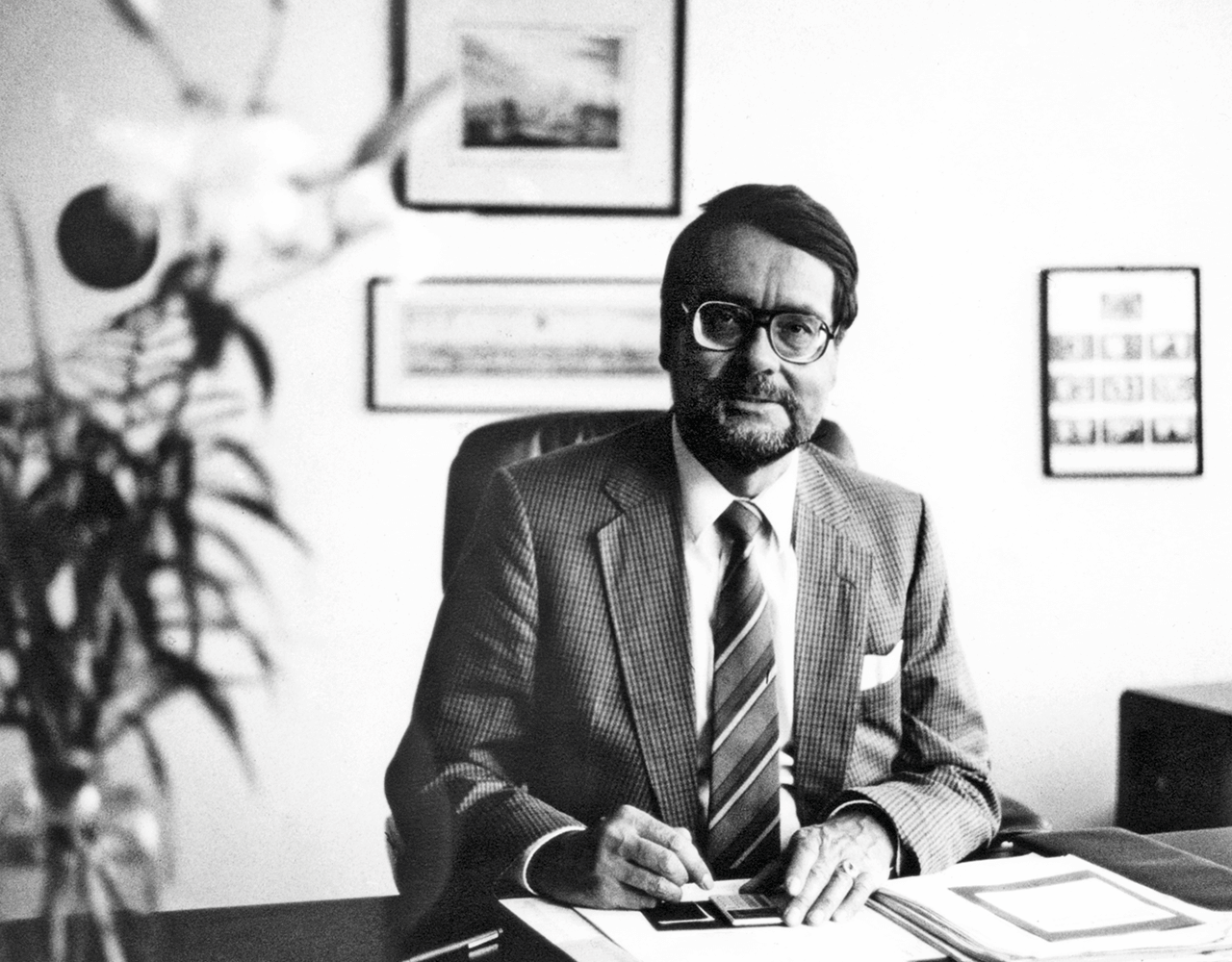 هاسو هيلير - أصبح مدير AERZEN Maschinenfabrik في عام 1965